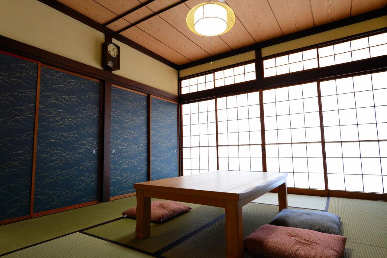 Guesthouse Iwase Toyama Station Exterior foto