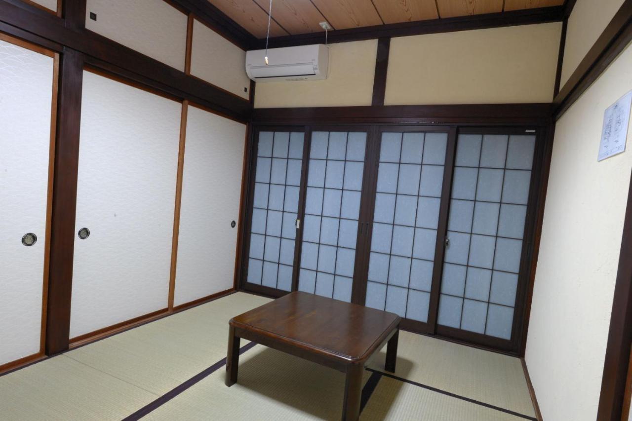 Guesthouse Iwase Toyama Station Exterior foto