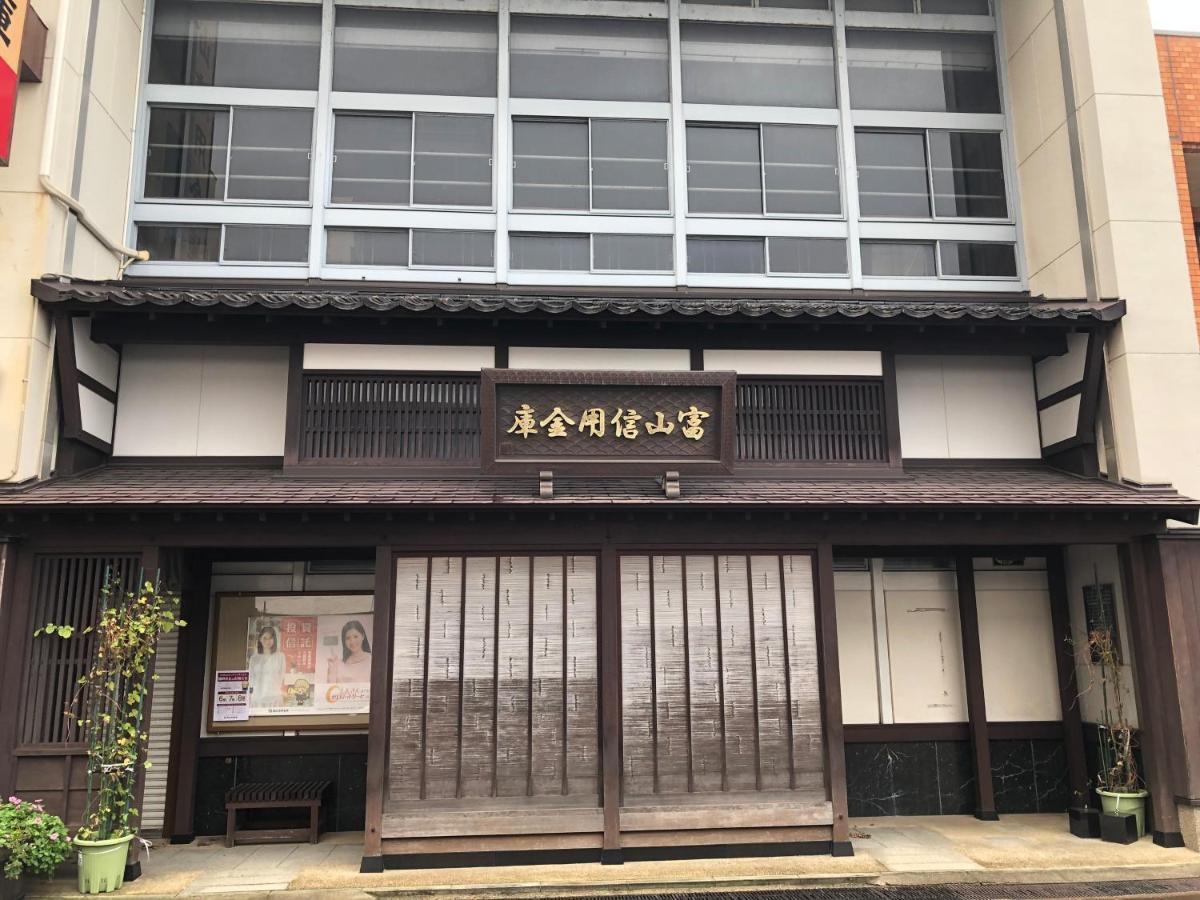 Guesthouse Iwase Toyama Station Exterior foto